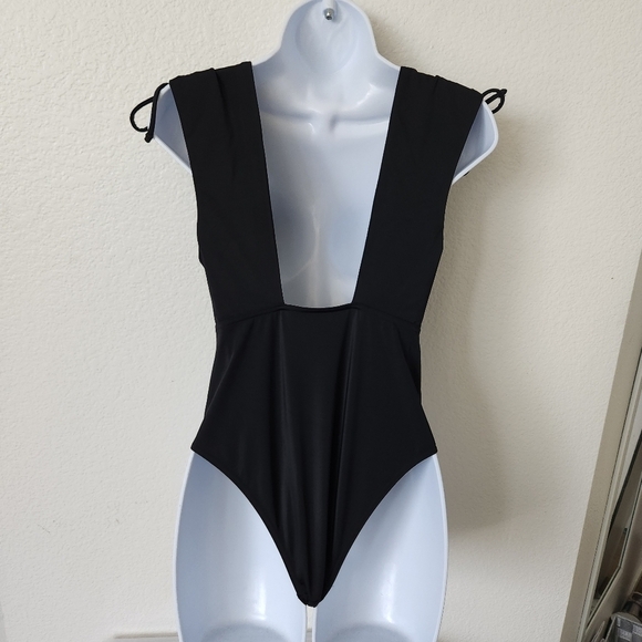 Asos ruched shoulder plunge swimsuit in black women's size 6 - Picture 5 of 14